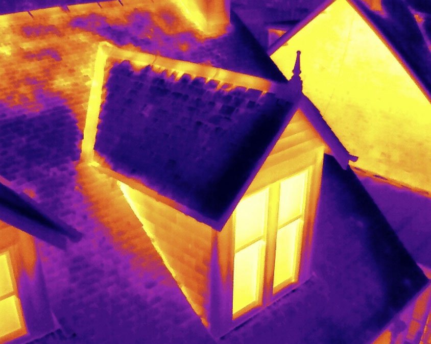 thermal image showing where heat is being lost in a bay window